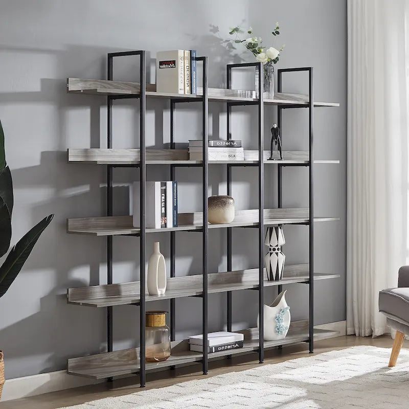 Regal im Vintage-Industriestil mit Metallgestell