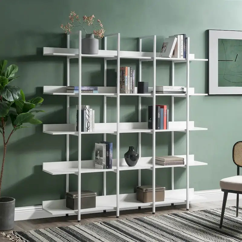 Regal im Vintage-Industriestil mit Metallgestell