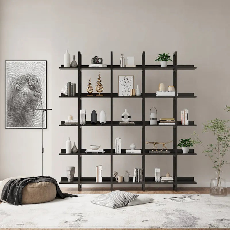 Regal im Vintage-Industriestil mit Metallgestell