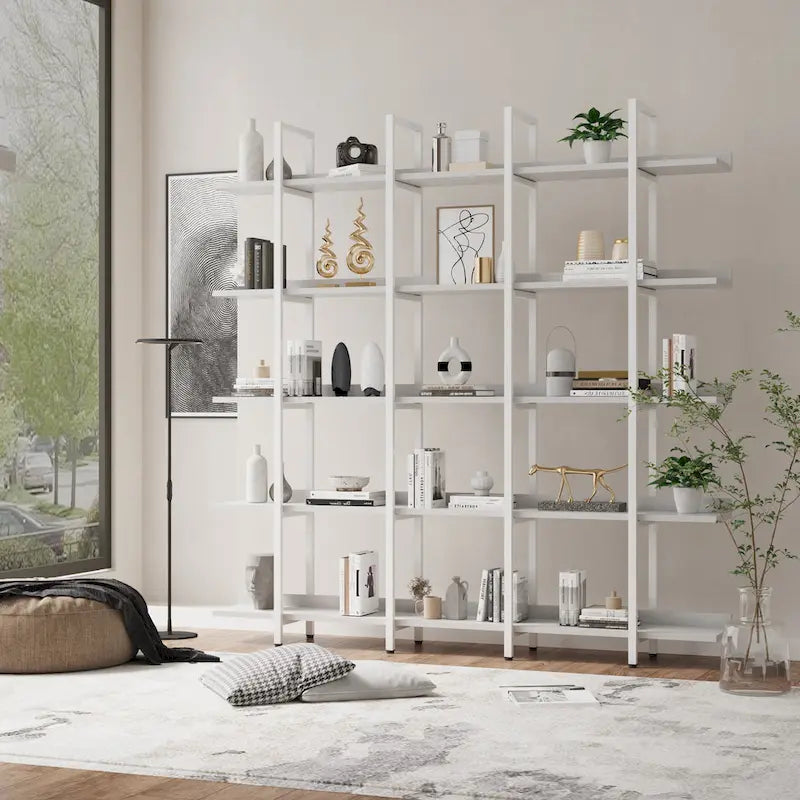 Regal im Vintage-Industriestil mit Metallgestell