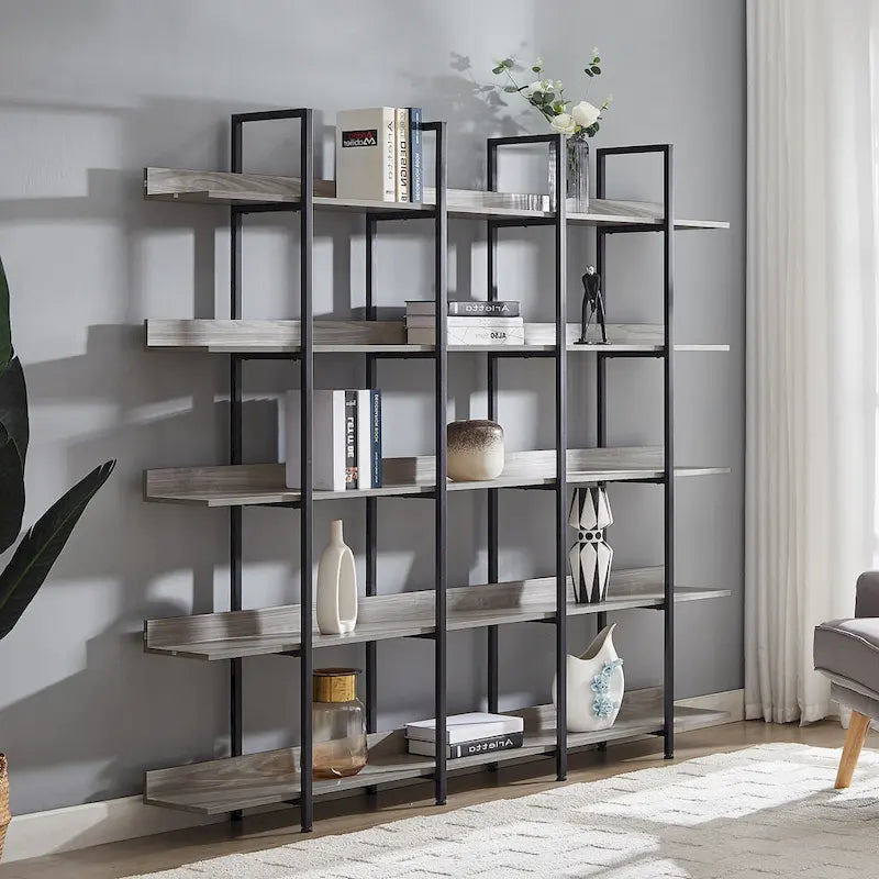 Regal im Vintage-Industriestil mit Metallgestell