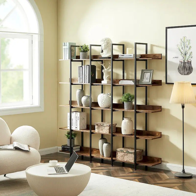 Regal im Vintage-Industriestil mit Metallgestell