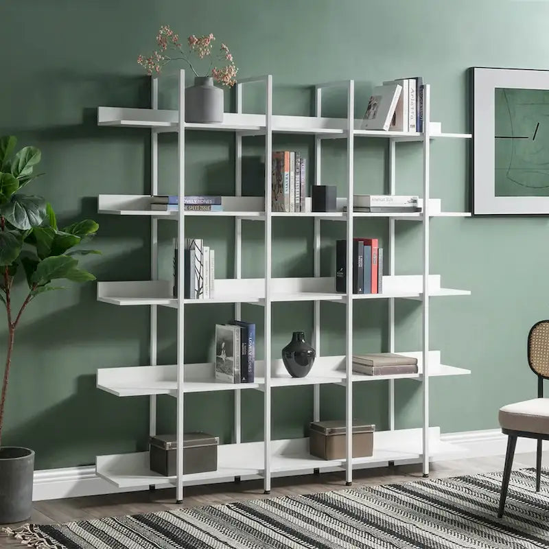 Regal im Vintage-Industriestil mit Metallgestell