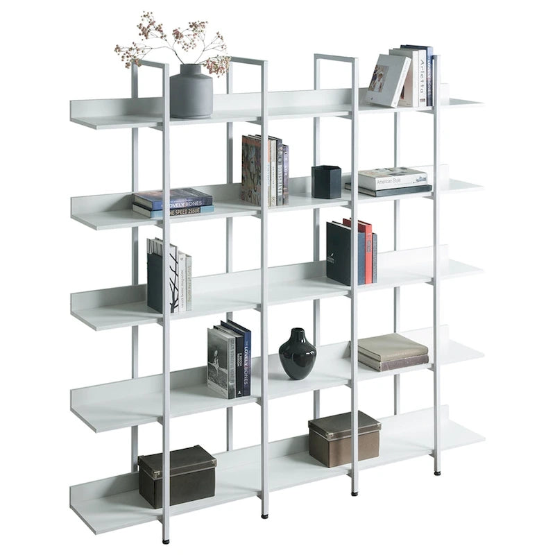 Regal im Vintage-Industriestil mit Metallgestell
