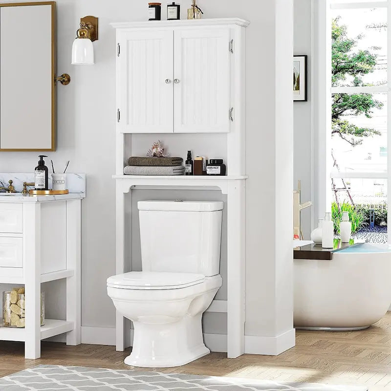 Badezimmerschrank über der Toilette mit verstellbaren Einlegeböden und Doppeltüren