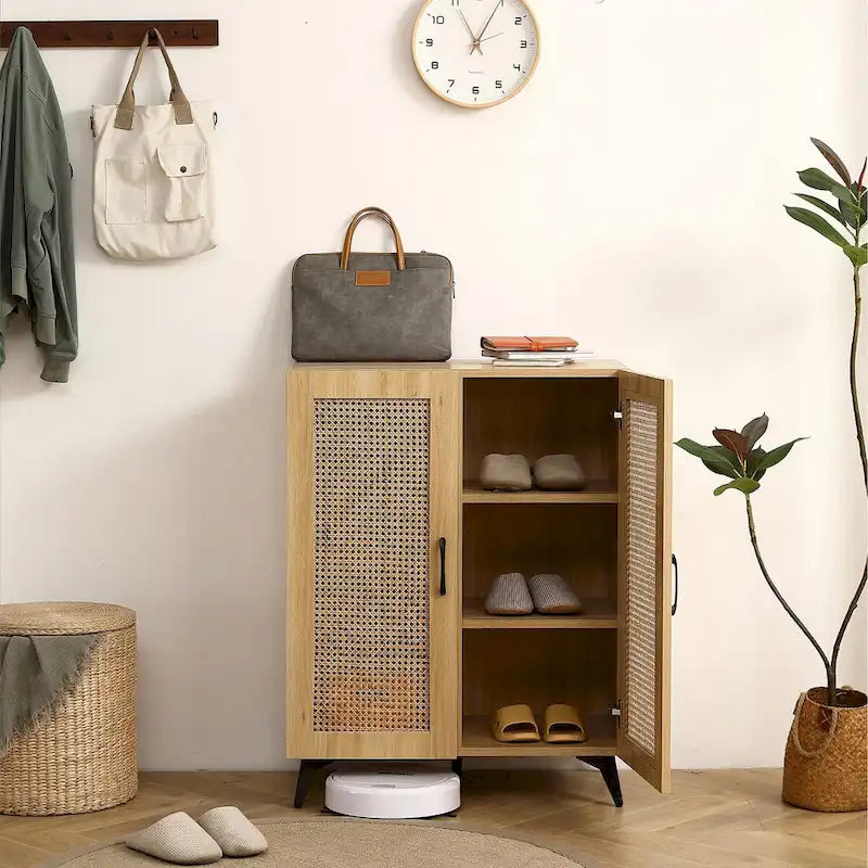Meuble à chaussures à double porte avec maille en rotin, grand espace de rangement et structure durable