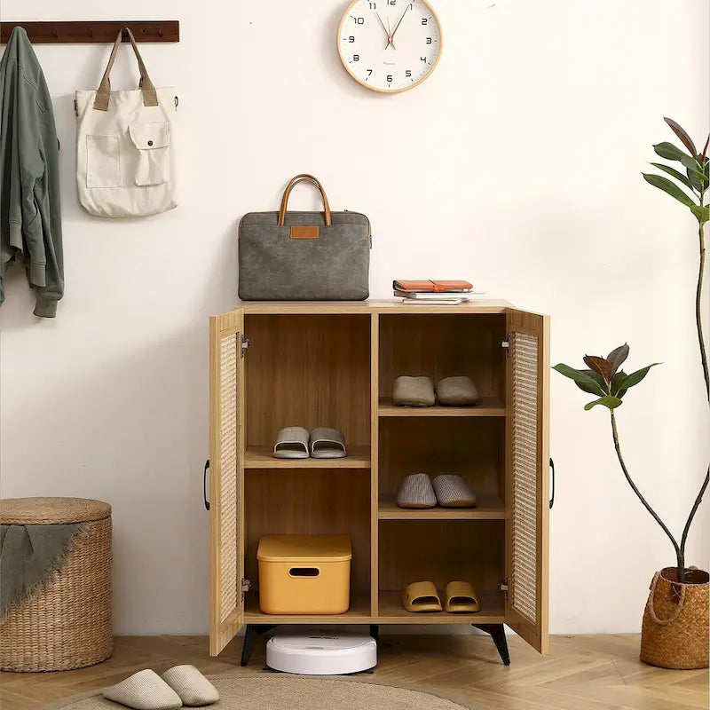 Meuble à chaussures à double porte avec maille en rotin, grand espace de rangement et structure durable