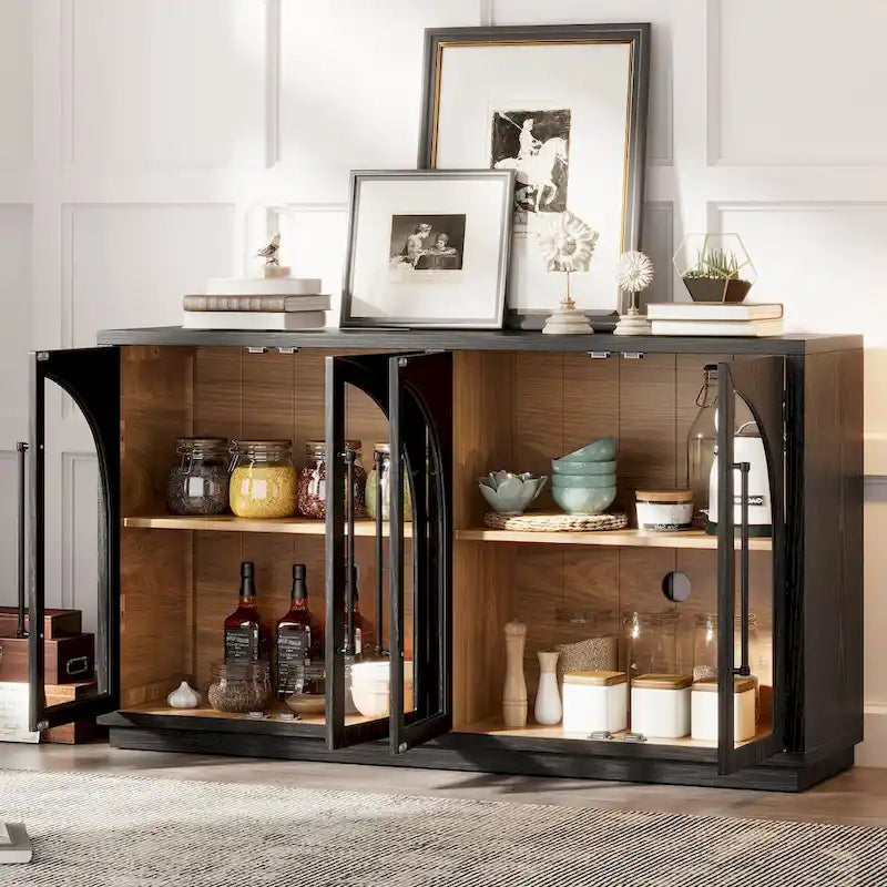 Sideboard mit Metallgriffen und verstellbaren Regalböden