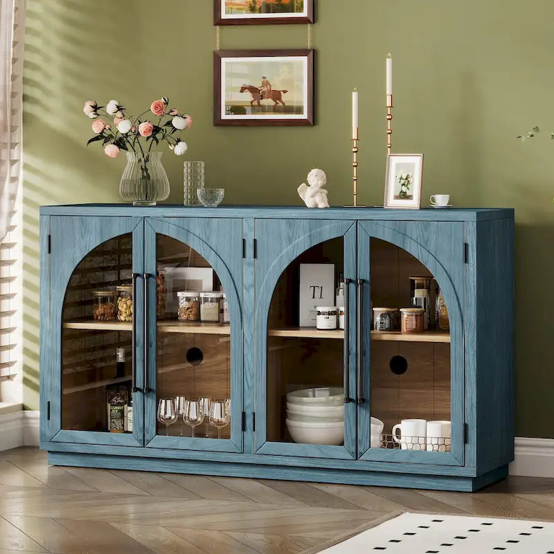 Sideboard mit Metallgriffen und verstellbaren Regalböden