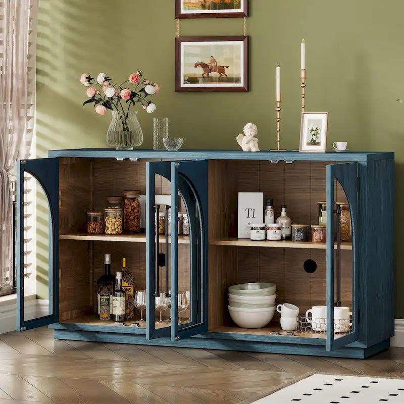Sideboard mit Metallgriffen und verstellbaren Regalböden