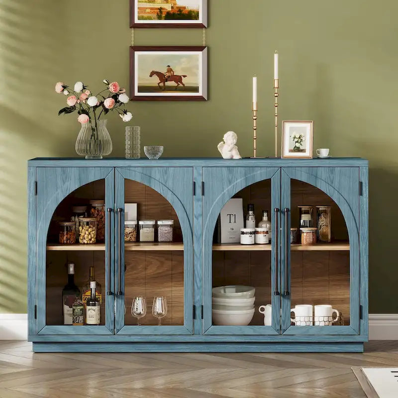 Sideboard mit Metallgriffen und verstellbaren Regalböden